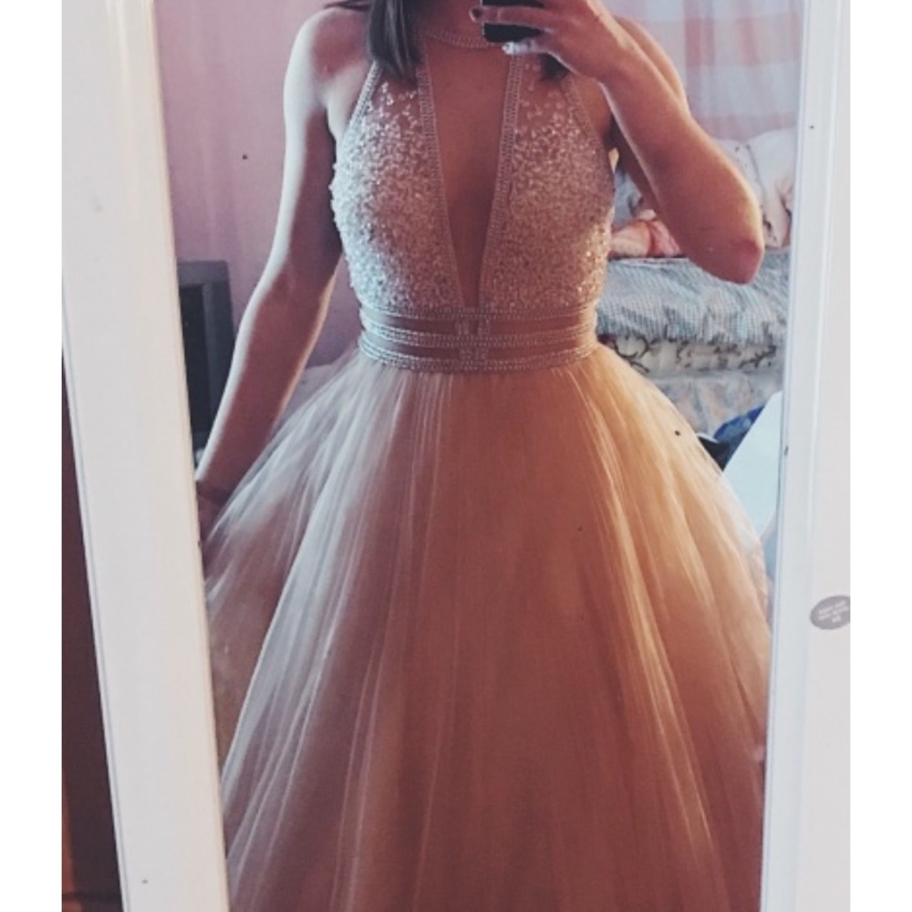 Prom dress only worn once and in great condition! - Picture 3 of 6